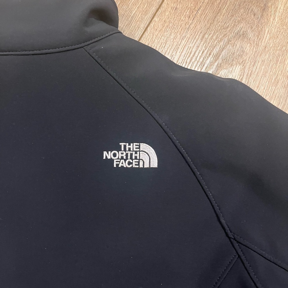 North Face waterproof jacket - Picture 7 of 7